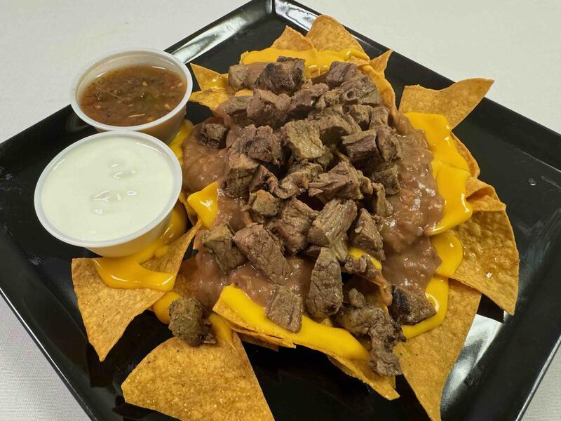 Ultimate Nachos (988-1077 cal)